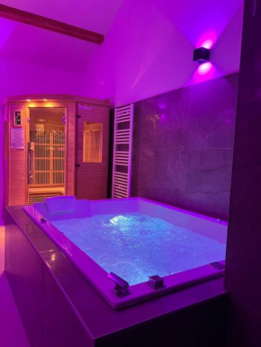 Secret & Jacuzzi